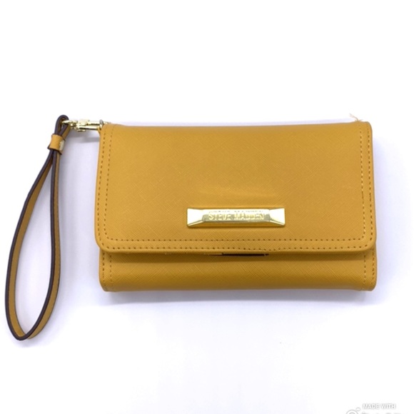 Steve Madden Handbags - Steve Madden Wristlet